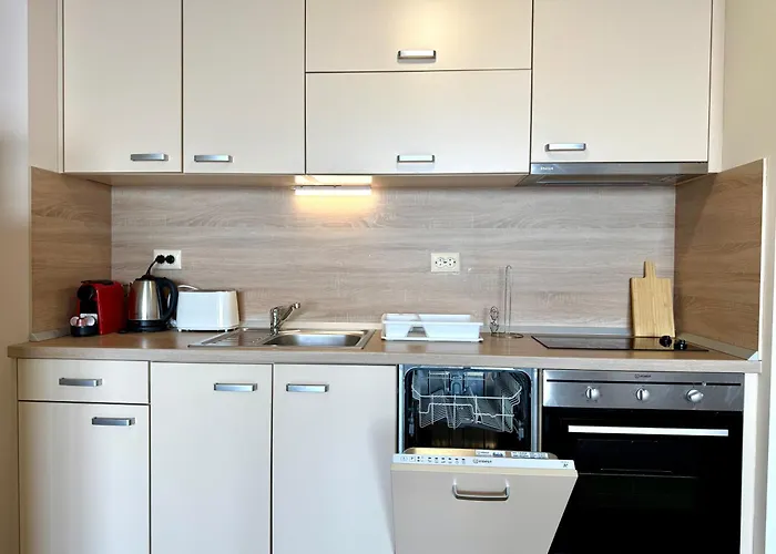 Cosher - Gardenia Palace 9 Free Parking *